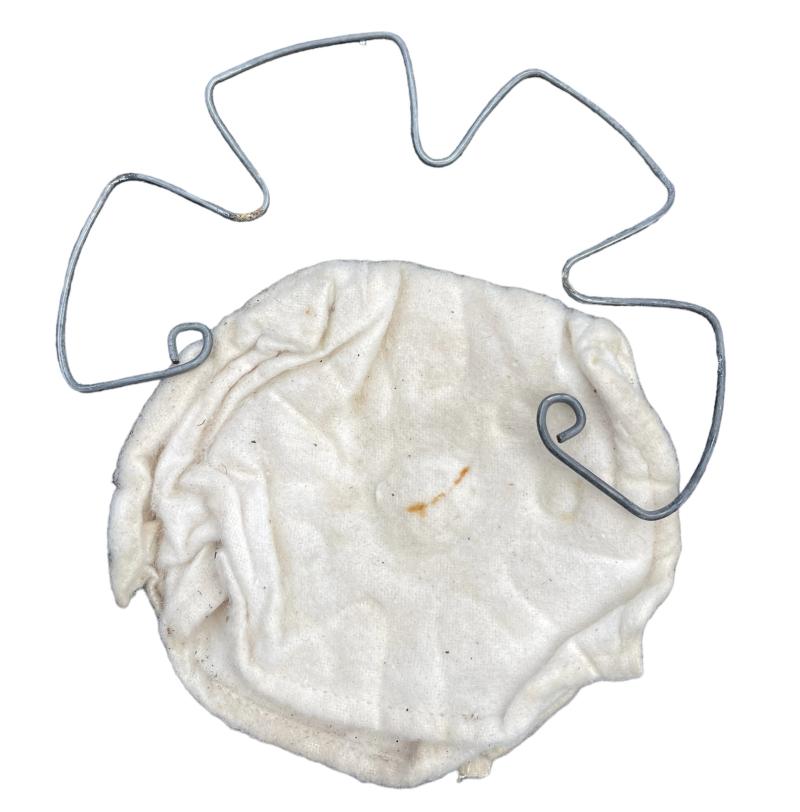 Wehrmacht M31 Gasmask Cleaning Cloth and Spring