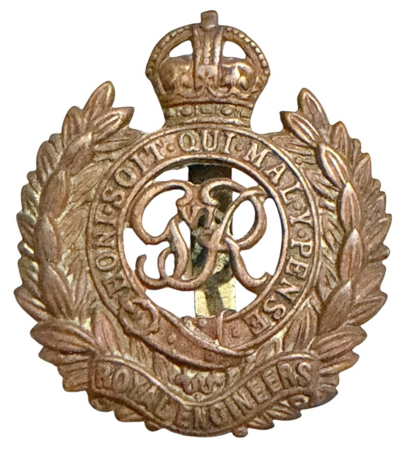 British WW2 Royal Engineers Corps Cap Badge