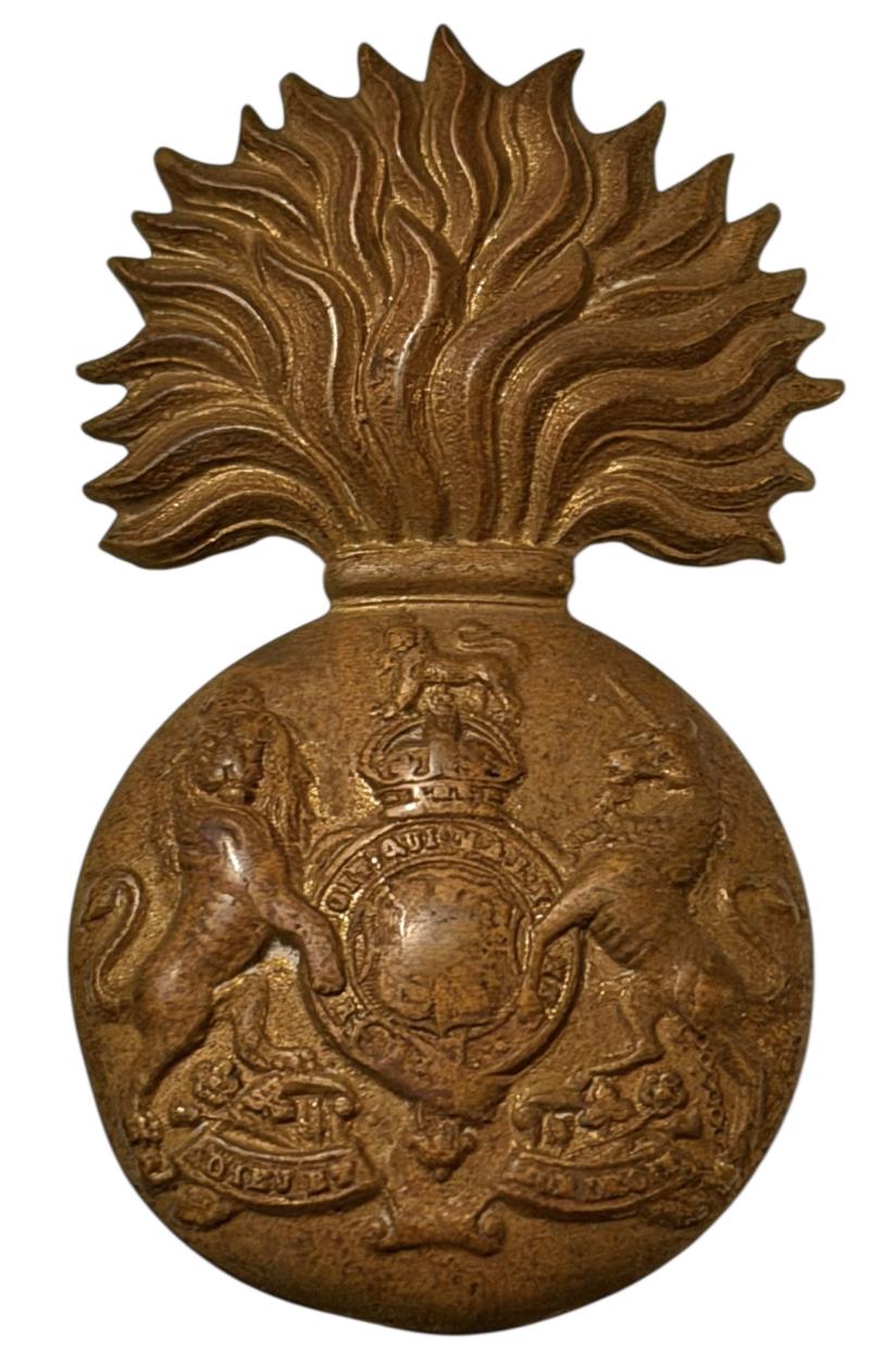 British WW2 metal Cap Badge (Royal Scots Fusiliers)