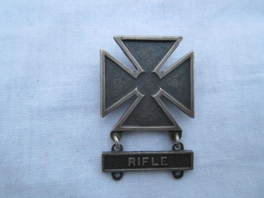 US WW2 Rifle Marksman Badge/Award