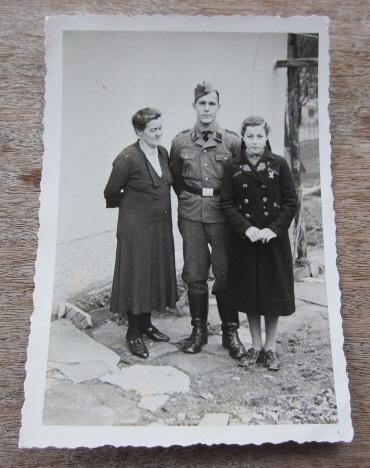 SS Photograph SS VT Soldier with his Mother and Sister