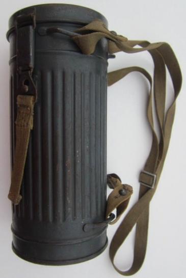 Kriegs Marine M31 Gasmask in Kriegs Marine Gasmask Cannister