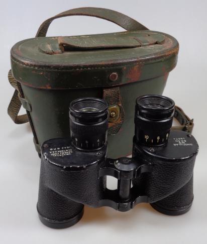 US WW2 Binoculars in rare (green, camo) leather Pouch