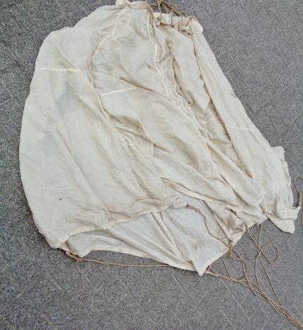 WW2 Grenade Parachute