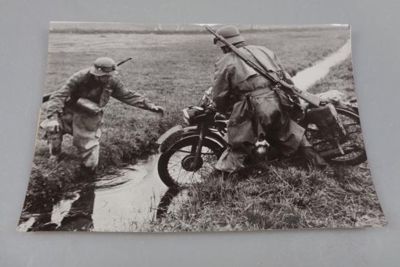 Press Photograph Wehrmacht Kradmelder