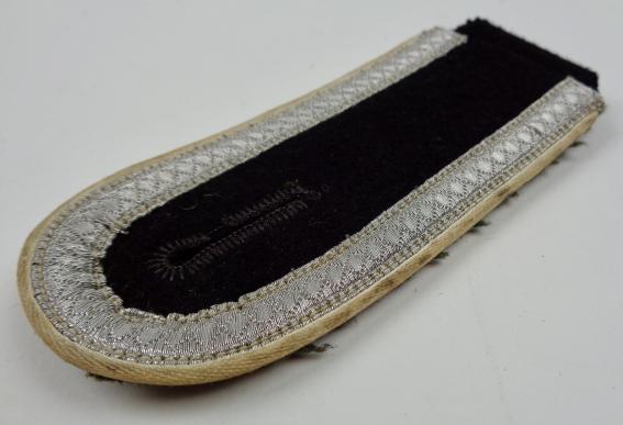 WaffenSS single Infantry SS-Unterscharfuhrer shoulder board