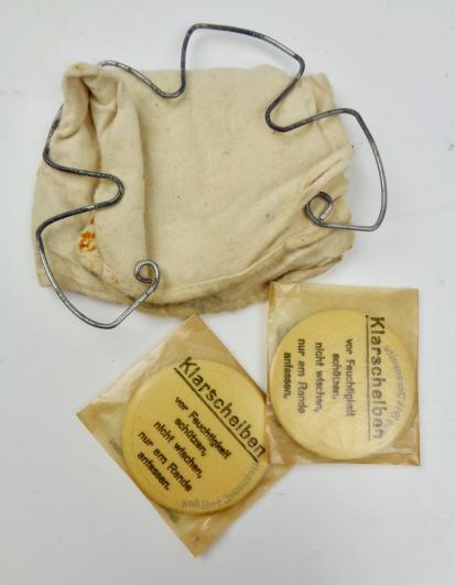 Wehrmacht M31 Gasmask Cleaning Cloth Spring