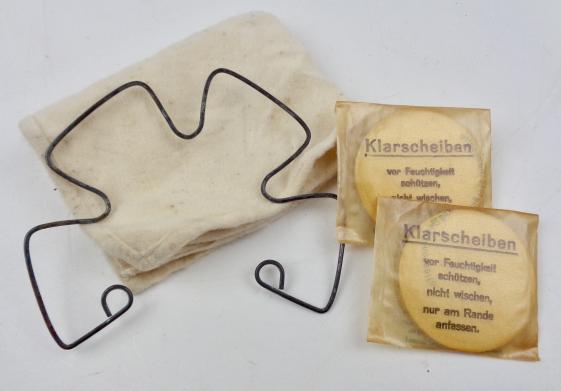 Wehrmacht M31 Gasmask Cleaning Cloth Spring