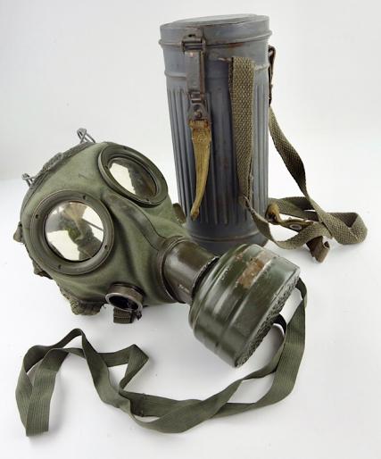 Kriegsmarine M31 Gasmask Cannister and Mask