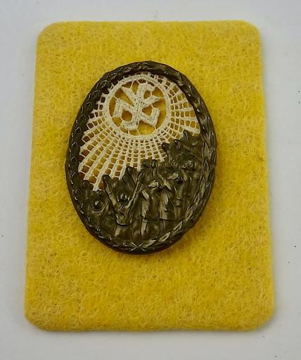 National Socialistische Frauen Schaft Badge