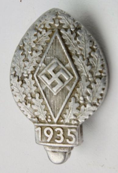 Hitler-Jugend Badge