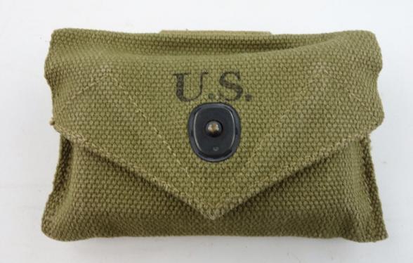 US WW2 First Aid Pouch and Kit