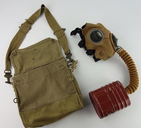 British WW2 Infantry Gasmask (early model)