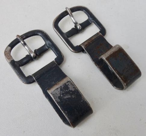 Wehrmacht metal Y Strap (Ammo Pouch) Hooks