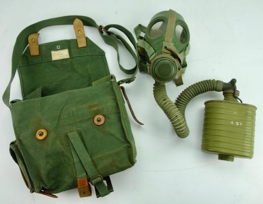 Dutch (onbereden) Gasmask Pouch with Mask