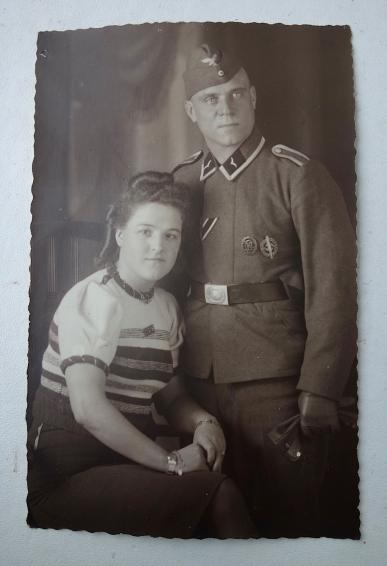 Photograph Luftwaffe Soldier and his Wife