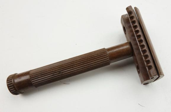 US WW2 Bakelite Razor