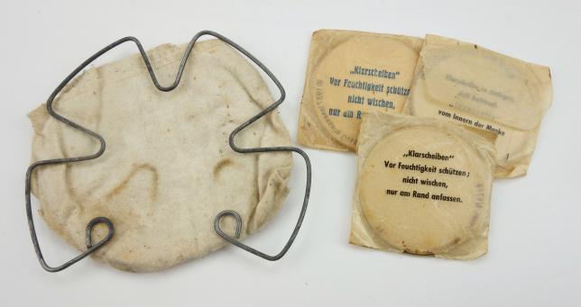 Wehrmacht M31 Gasmask Cleaning Cloth Spring