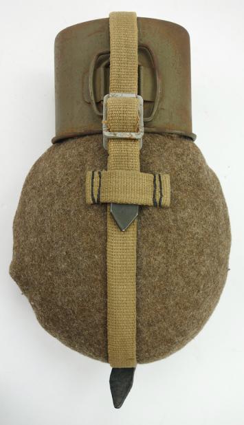 Wehrmacht M31 Canteen with Tropical Strap