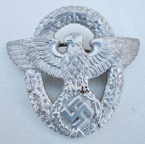 Polizei metal Cap Badge