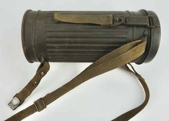 Wehrmacht M31 Gasmask and Gasmask Cannister