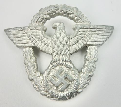 Polizei metal Cap Badge