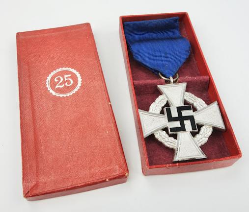 25 Years loyal Service medal in original carton box