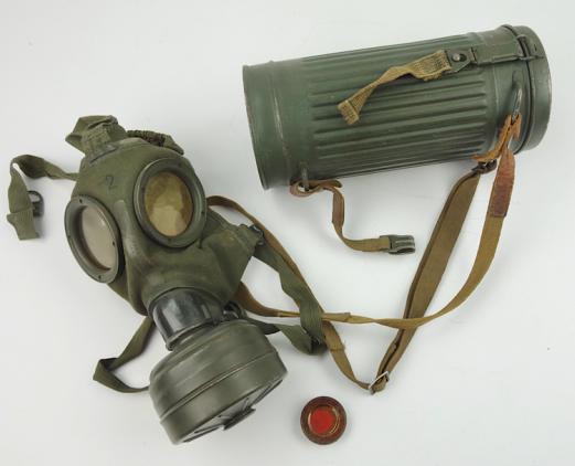 Wehrmacht M31 Gasmask and Cannister