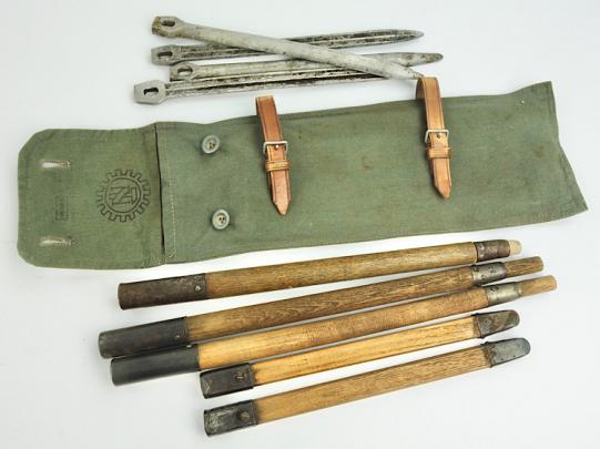 Wehrmacht Tentpoles and Peg's in Pouch