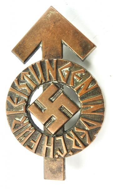 Hitler-Jugend metal Leistungs Rune Badge in Bronze