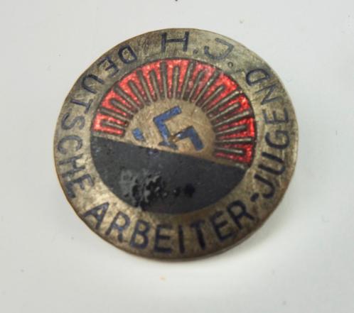 Hitler-Jugend Badge