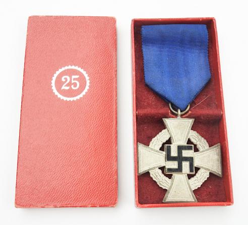 25 Years loyal Service medal in original carton box