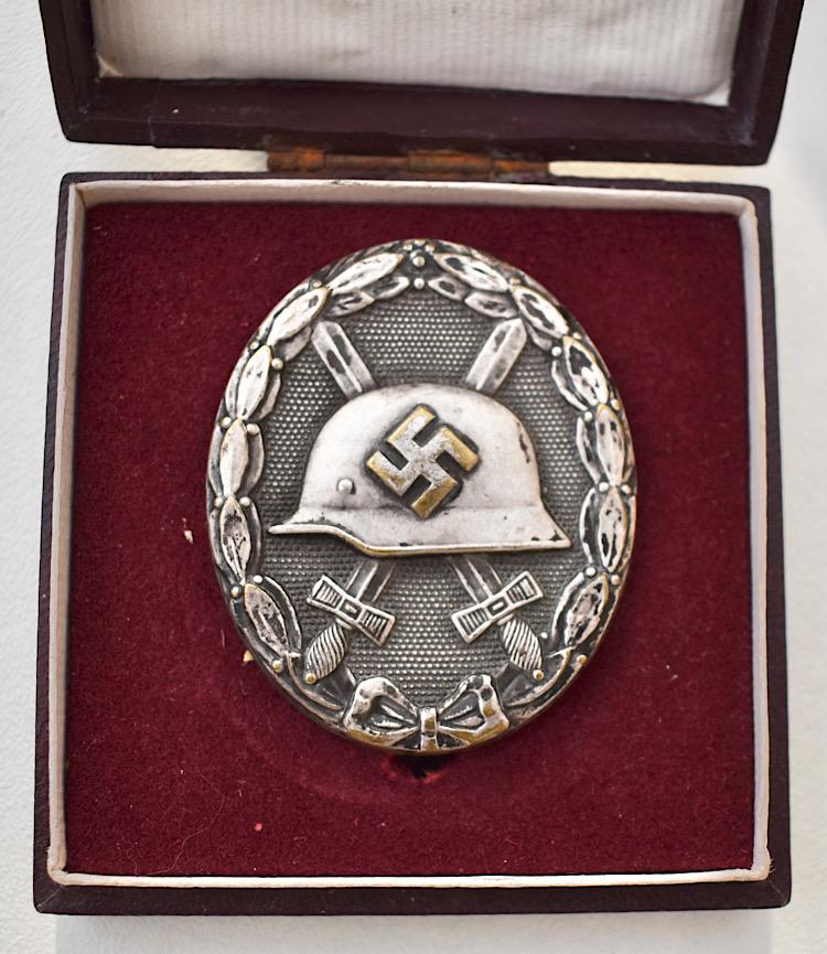 Wehrmacht Wound Badge in Silver in Case