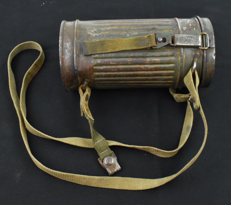 Wehrmacht M31 Gasmask in Cannister