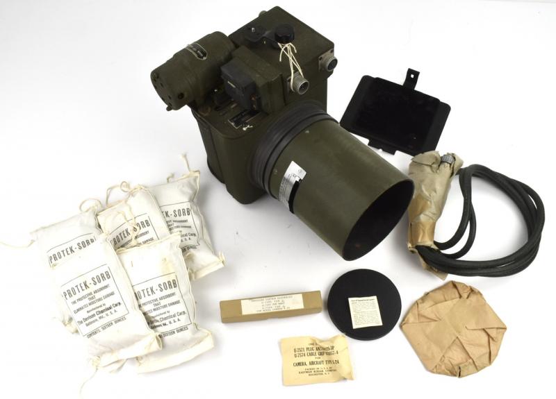 USAAF WW2 Airplane Camera in its original clipboard box