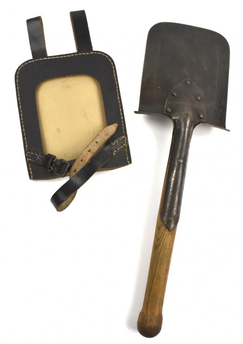 Kriegsmarine Entrenching Tool (Schanzzeug) & Cover