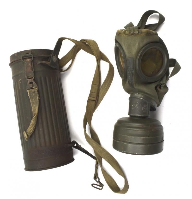 Wehrmacht M31 Gasmask in Cannister