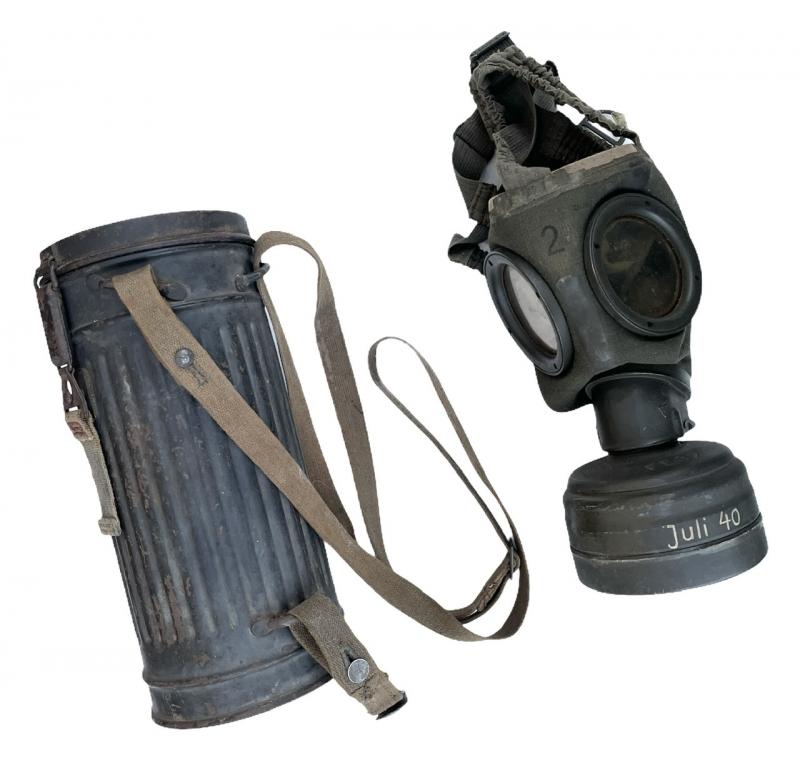 Wehrmacht M31 Gasmask and Cannister