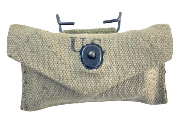 US WW2 First Aid Pouch with First Aid Kit