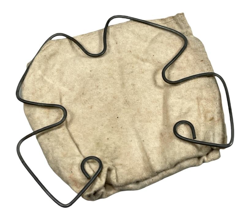 Wehrmacht M31 Gasmask Cleaning Cloth and Spring