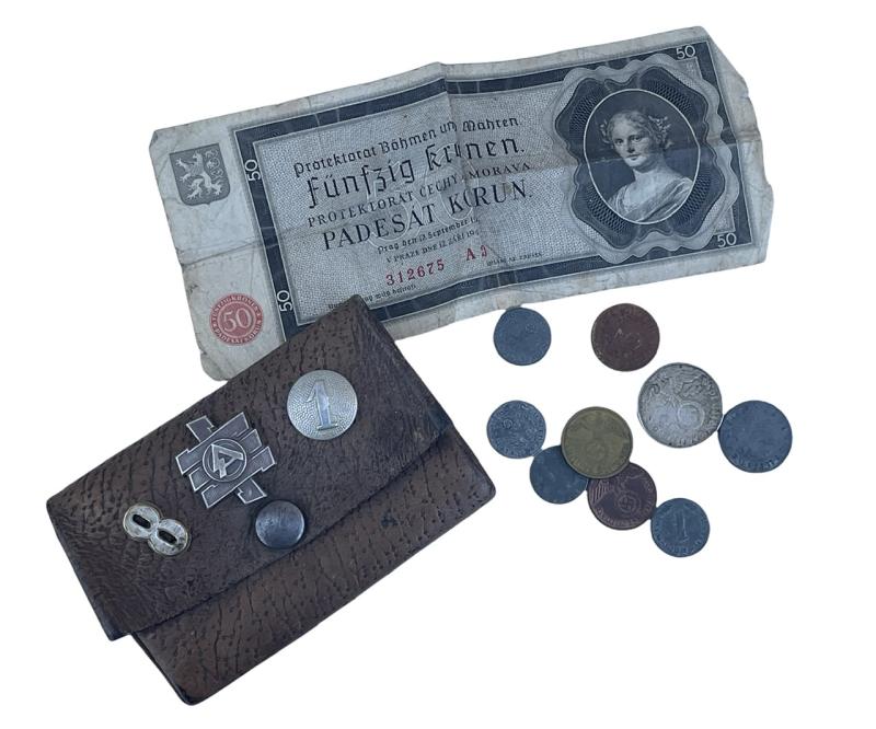 Wehrmacht Soldier Wallet with Feldhernnhalle Insignia