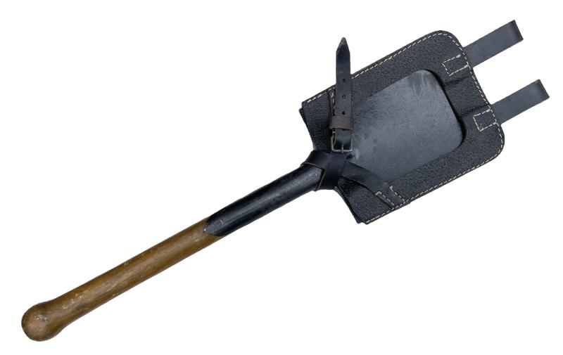 Wehrmacht Entrenching Tool in early model Cover