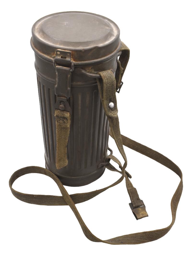 Wehrmacht M31 Gasmask in Cannister