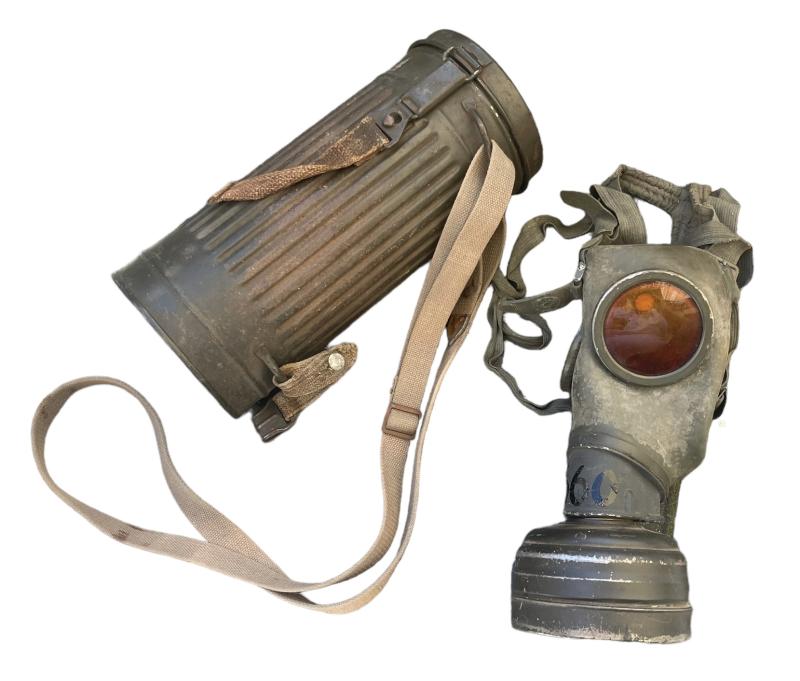 Wehrmacht M31 Gasmask in Cannister