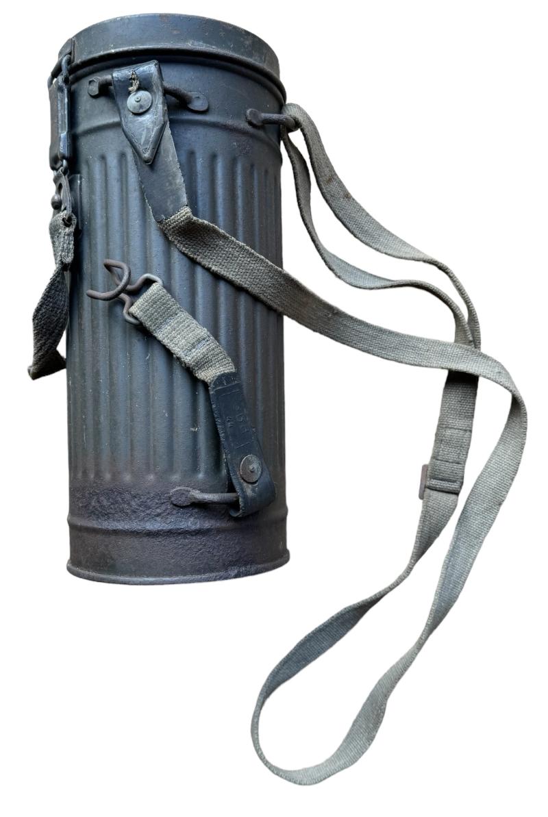 Wehrmacht M31 Gasmask in Cannister