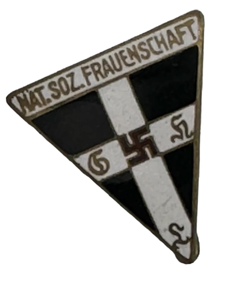 National Sozialistische Frauwenschaft Badge