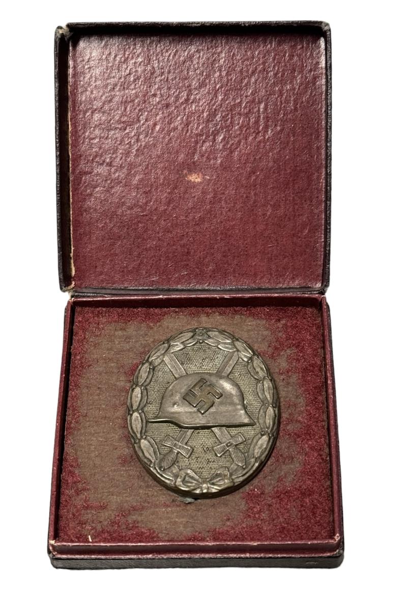 Wound Badge Silver in Case