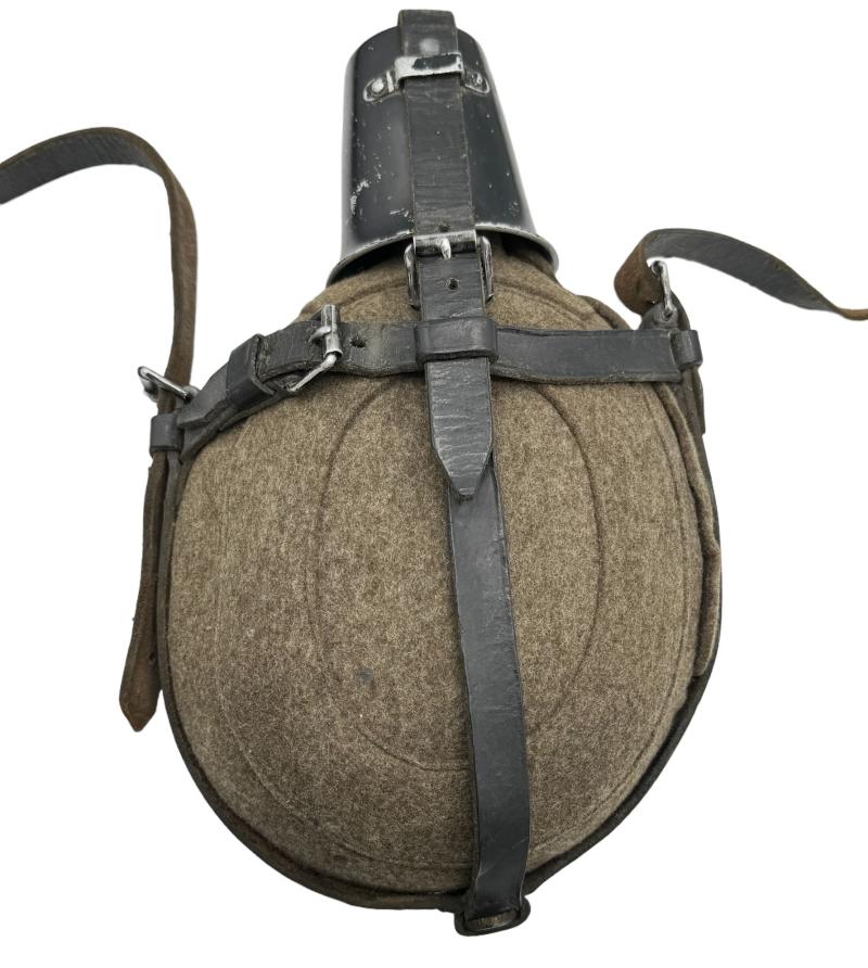 Wehrmacht medic Canteen