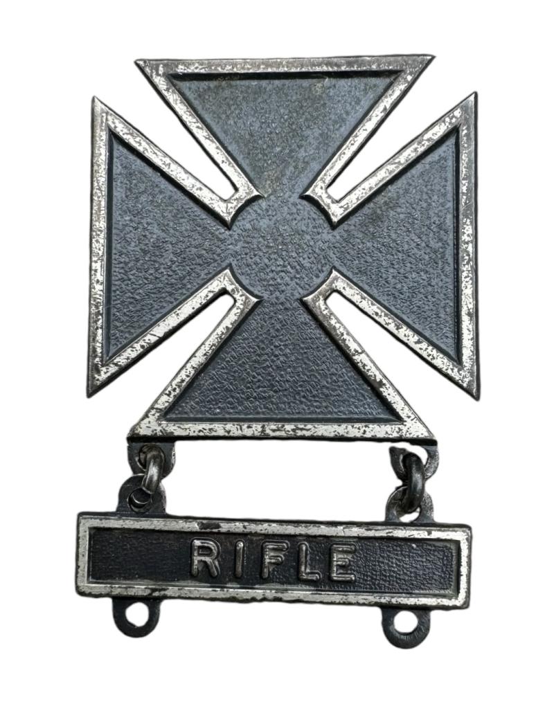 US WW2 Rifle Marksman Badge