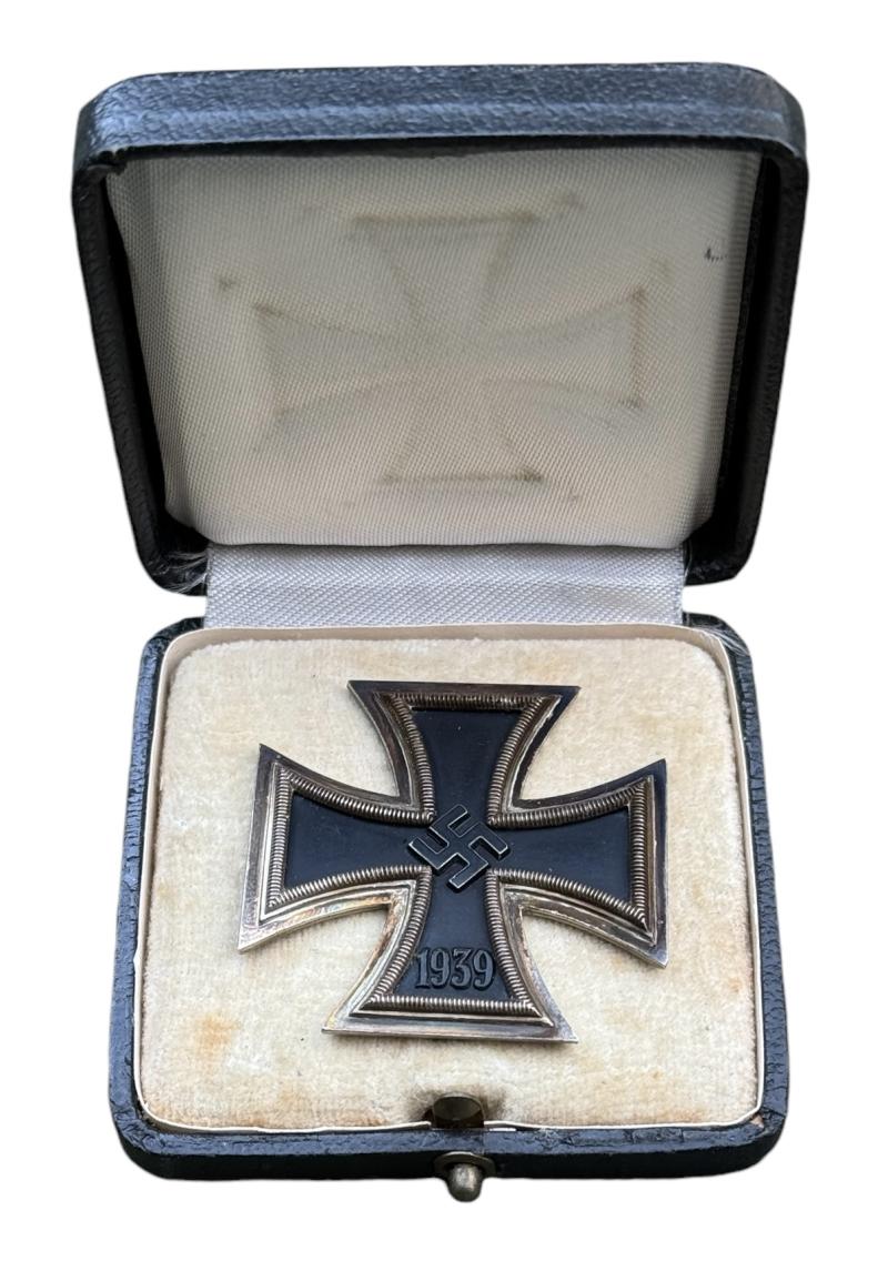 Iron Cross First Class in Case Hersteller 19